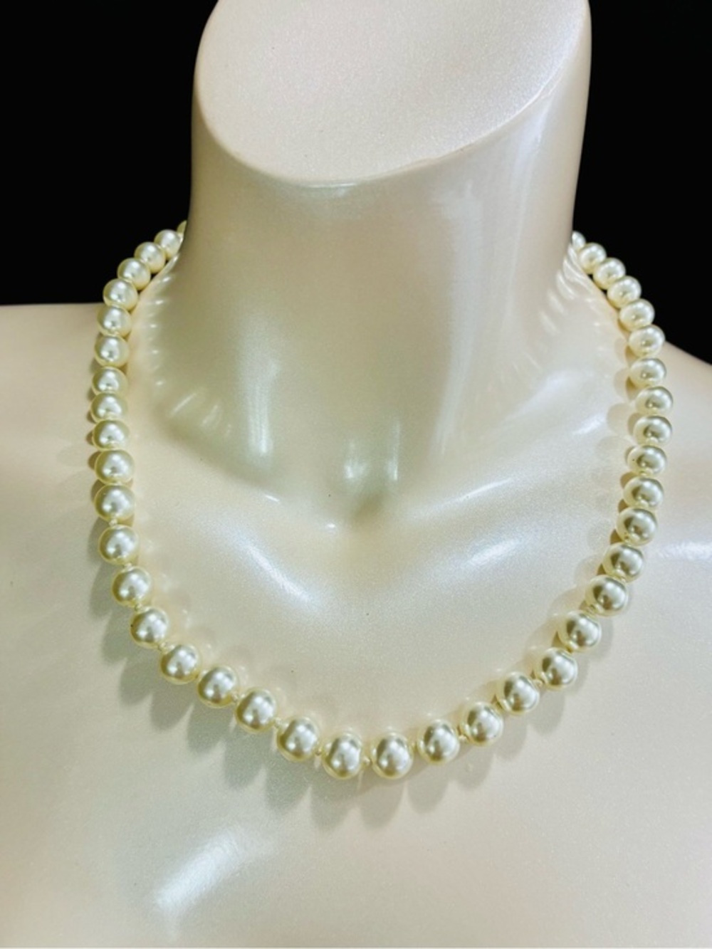 Timeless Classic Pearl Necklace - Ivory Glass Pearls Every Day Elegant